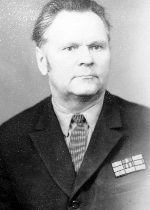 Гусельников Илья Васильевич (1916-?)